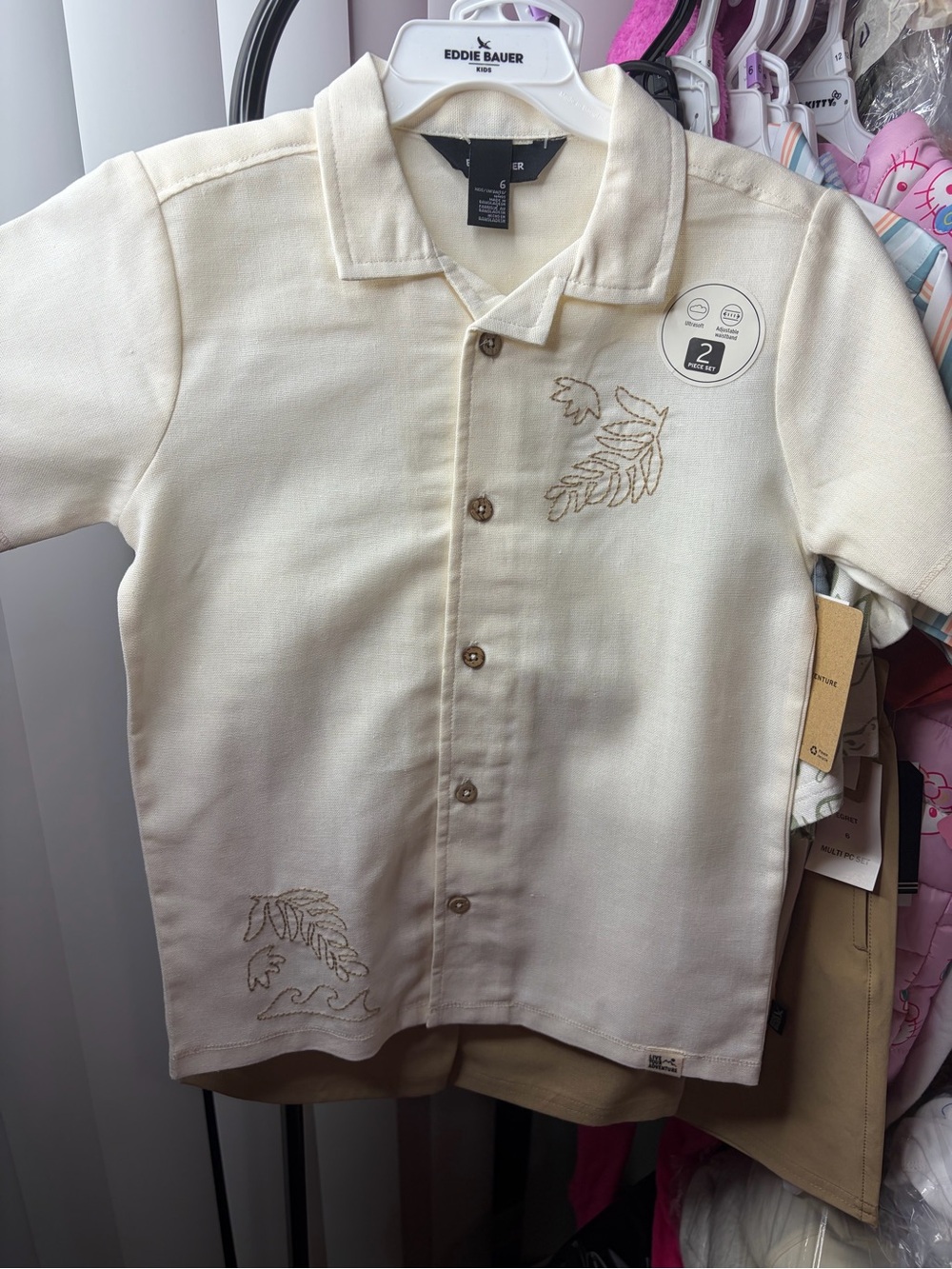 Eddie Bauer Cream Short-Sleeve Button-Down Shirt with Leaf Embroidery
